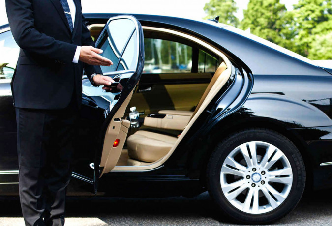 chauffeur-chauffeuse-de-direction-hf-big-0